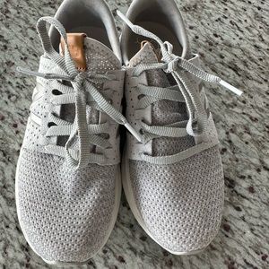 New Balance Fresh Foam Sneakers Gray